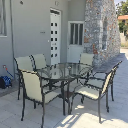 Prázdninový dům Elaianthos 1 *
