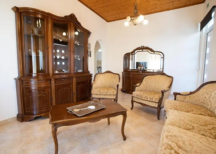 Elaianthos 1 *
