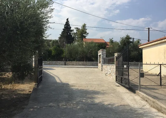 Elaianthos Ferienhaus *